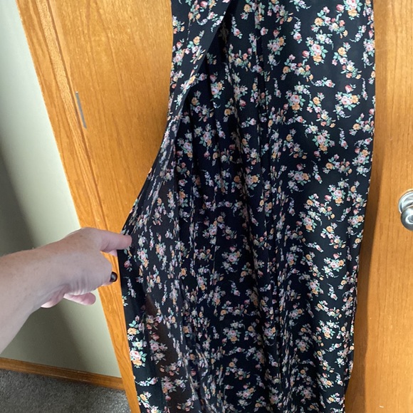 Never worn Tahari jumpsuit, size 16. Black with floral design. Ties in back. - Picture 4 of 6